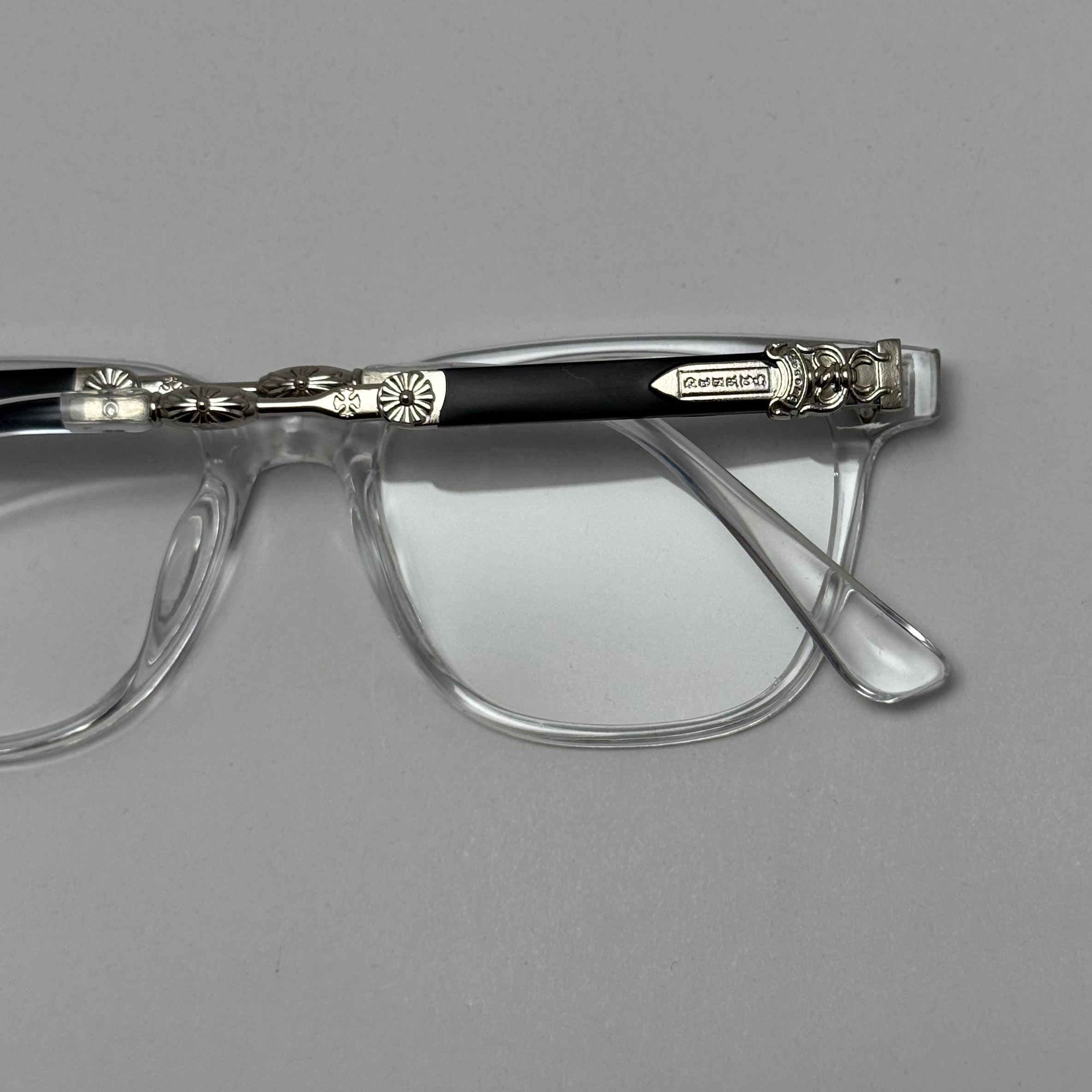 عینک بلوکات کروم هارتز کریستال نقره ای Chrome Hearts 2272 - کیفیت مستر