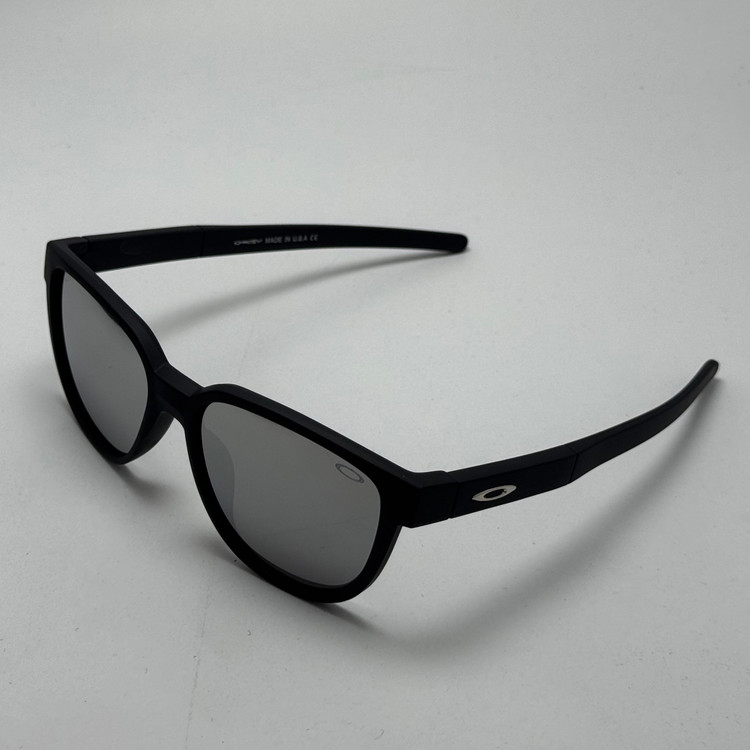 عینک آفتابی اوکلی سبک OAKLEY آمریکایی مشکی عدسی آیینه کد 2435