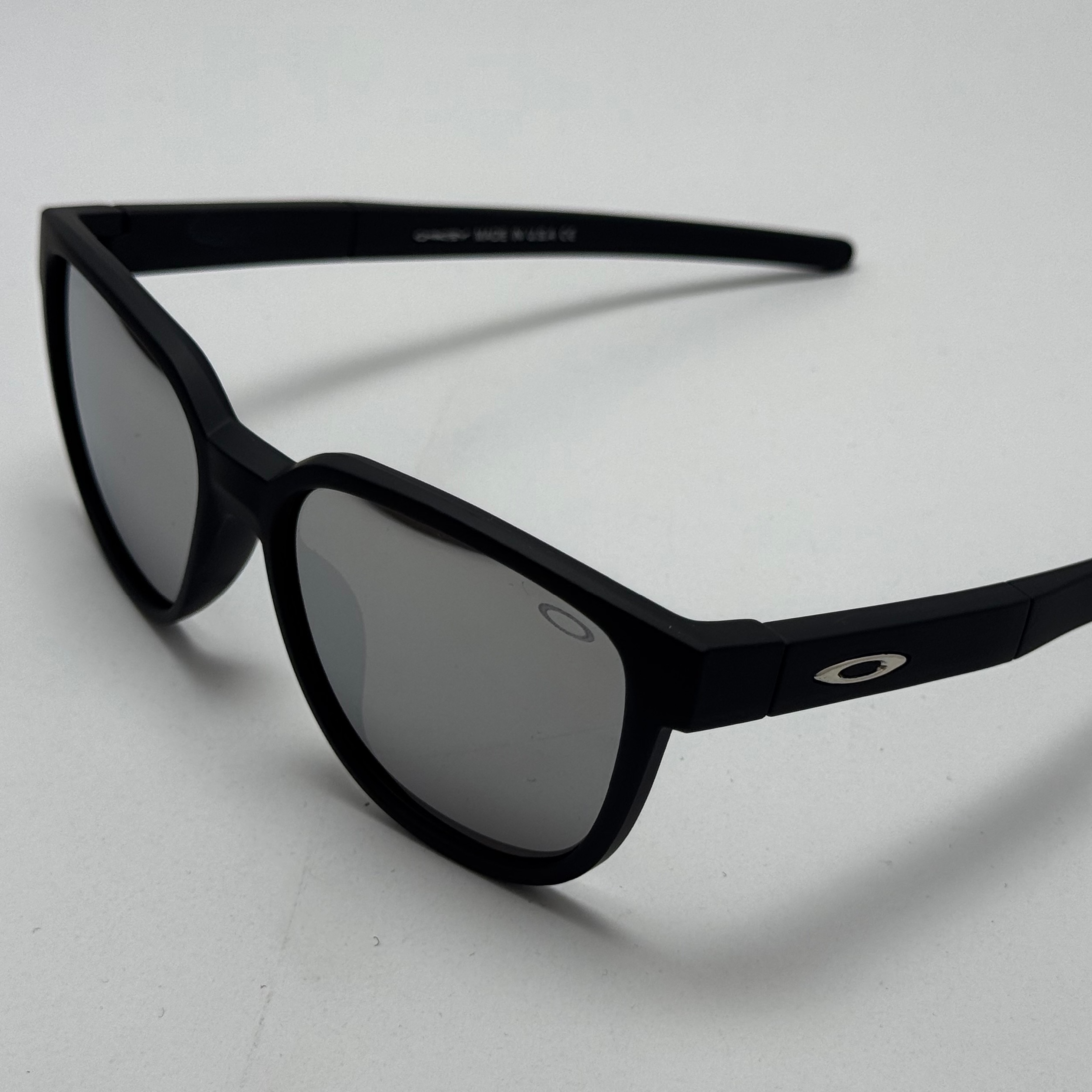 عینک آفتابی اوکلی سبک OAKLEY آمریکایی مشکی عدسی آیینه کد 2435