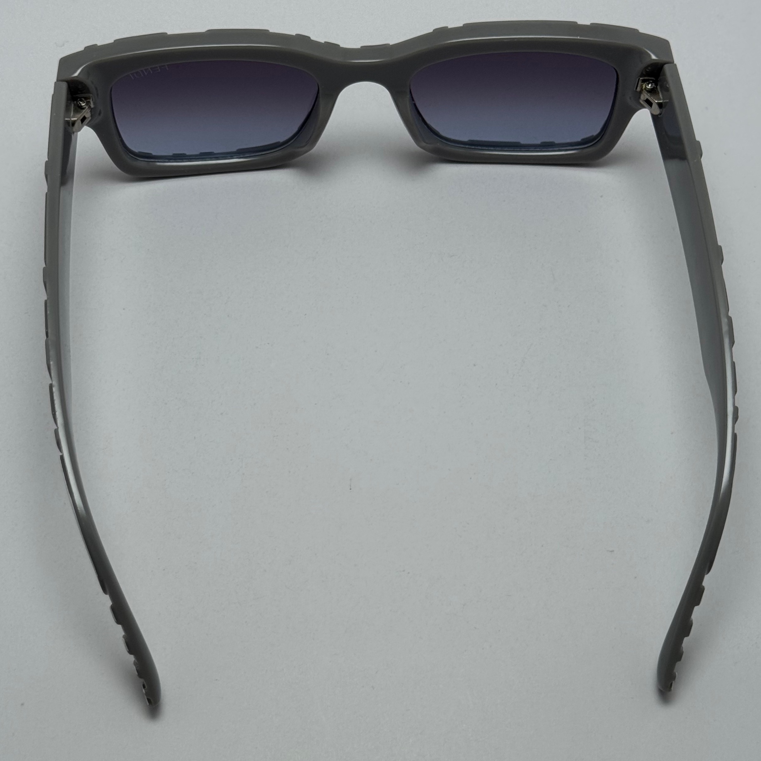 عینک آفتابی فندی FENDI طوسی کد 23087 - کیفیت مستر - لیمیتد ادیشن