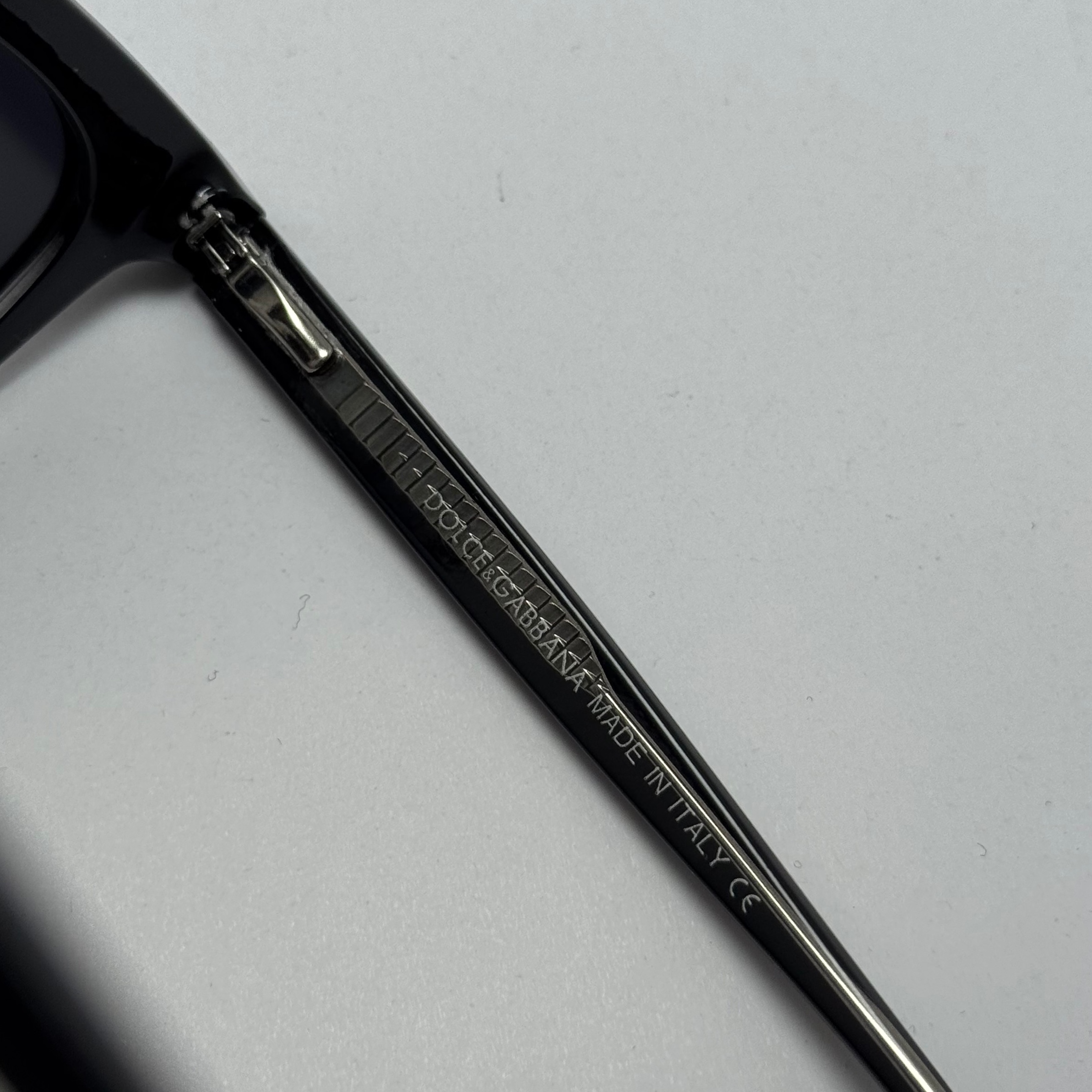 عینک آفتابی پلاریزه دولچه گابانا DOLCE GABBANA دسته سیم کشی شده لولا فنر مشکی کد 7707