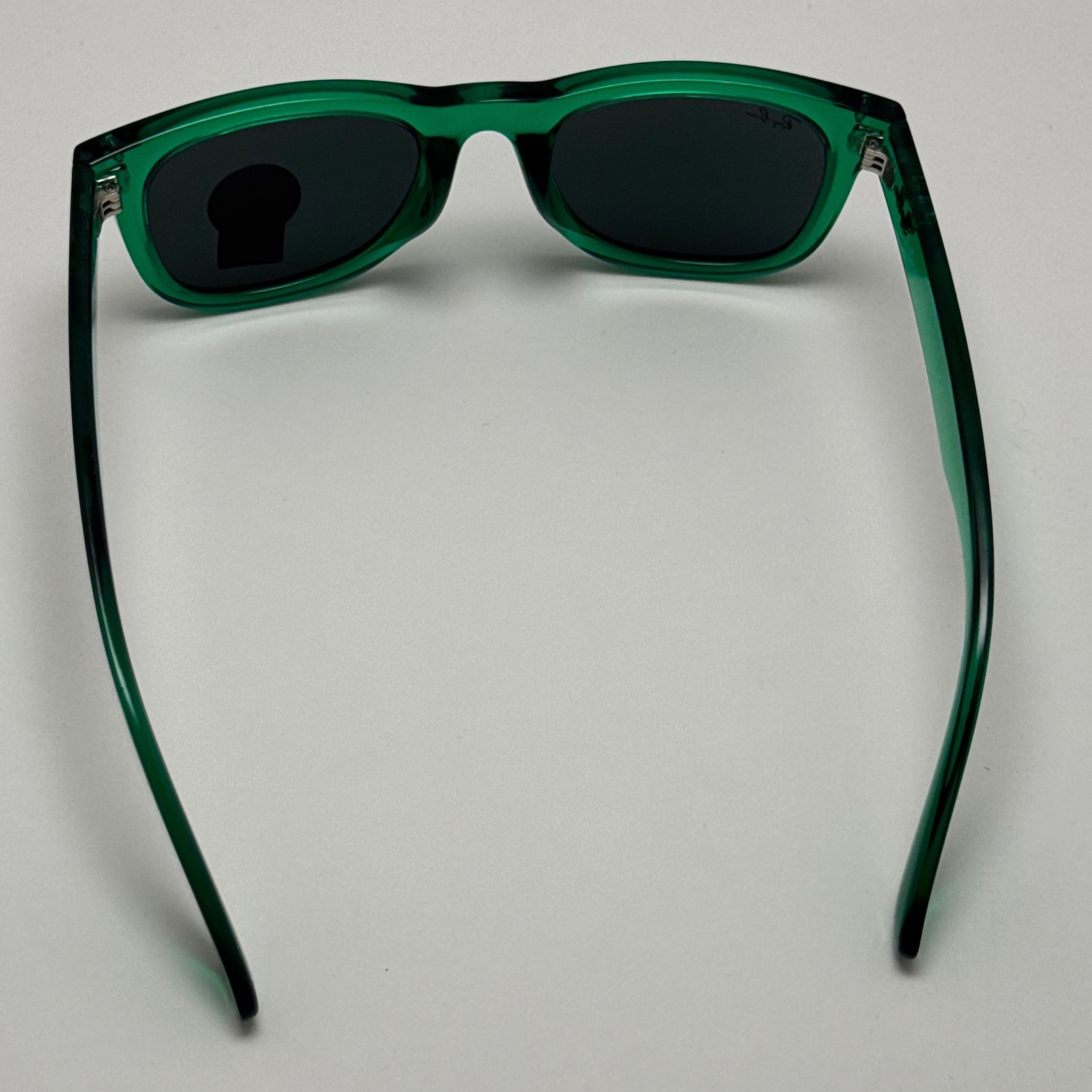 عینک آفتابی ریبن ویفرر شیشه سنگ سبز به همراه پک کامل ریبن Rayban WAYFARER RB 0502S