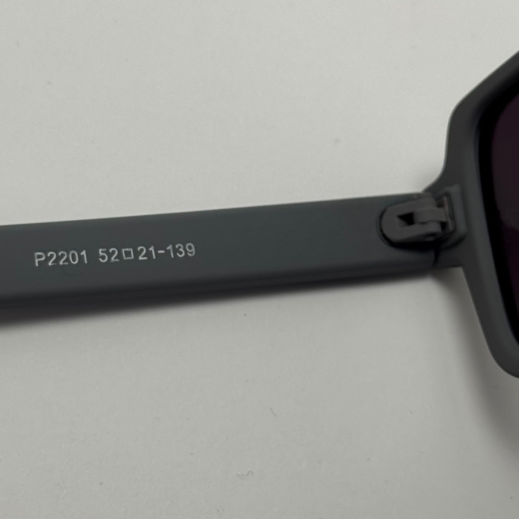 عینک آفتابی پلاریزه ریبن مستطیلی طوسی کد rayban RB 2201