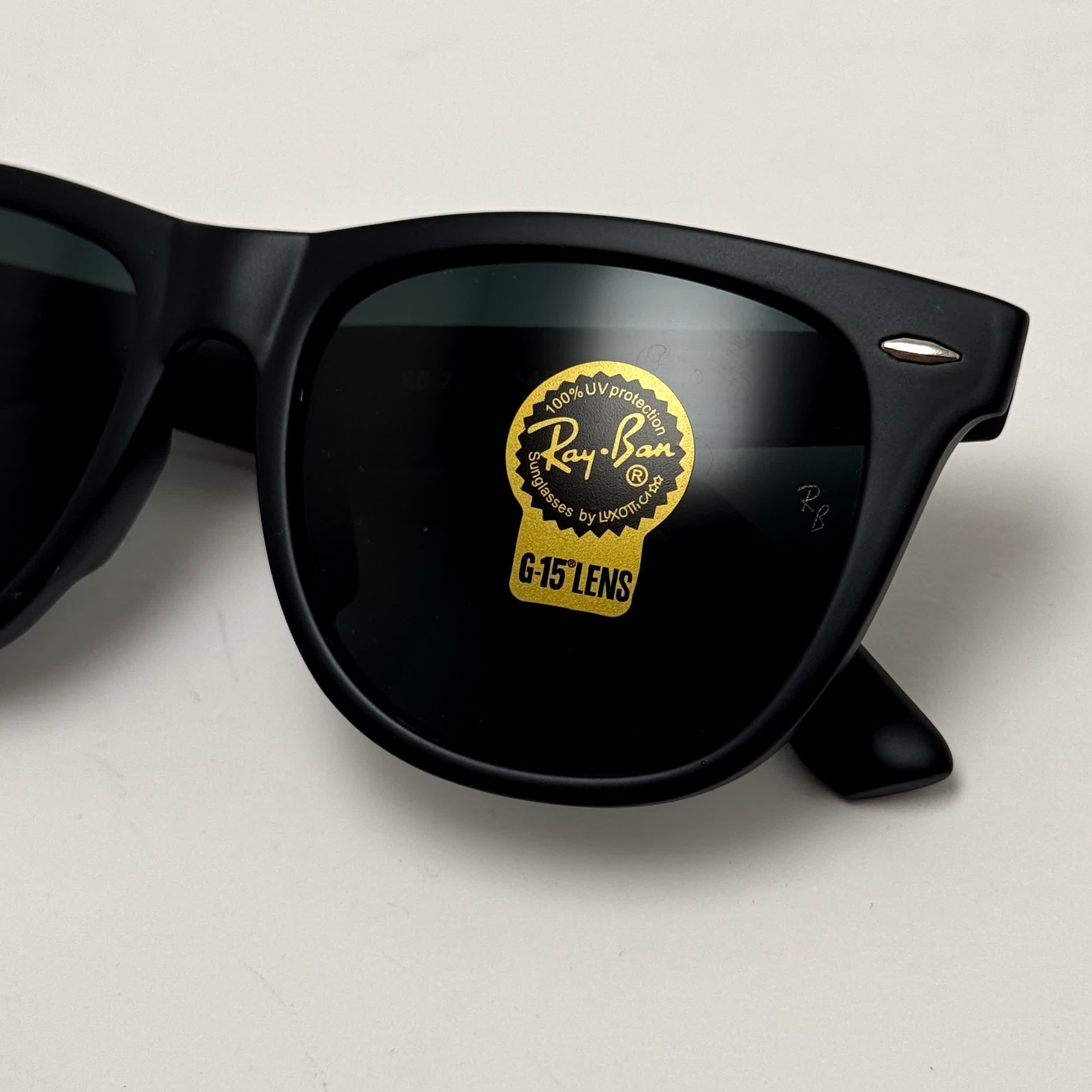 عینک آفتابی ریبن ویفرر شیشه سنگ مشکی که همراه پک کامل ریبن Rayban WAYFARER RB 2140 سایز 54