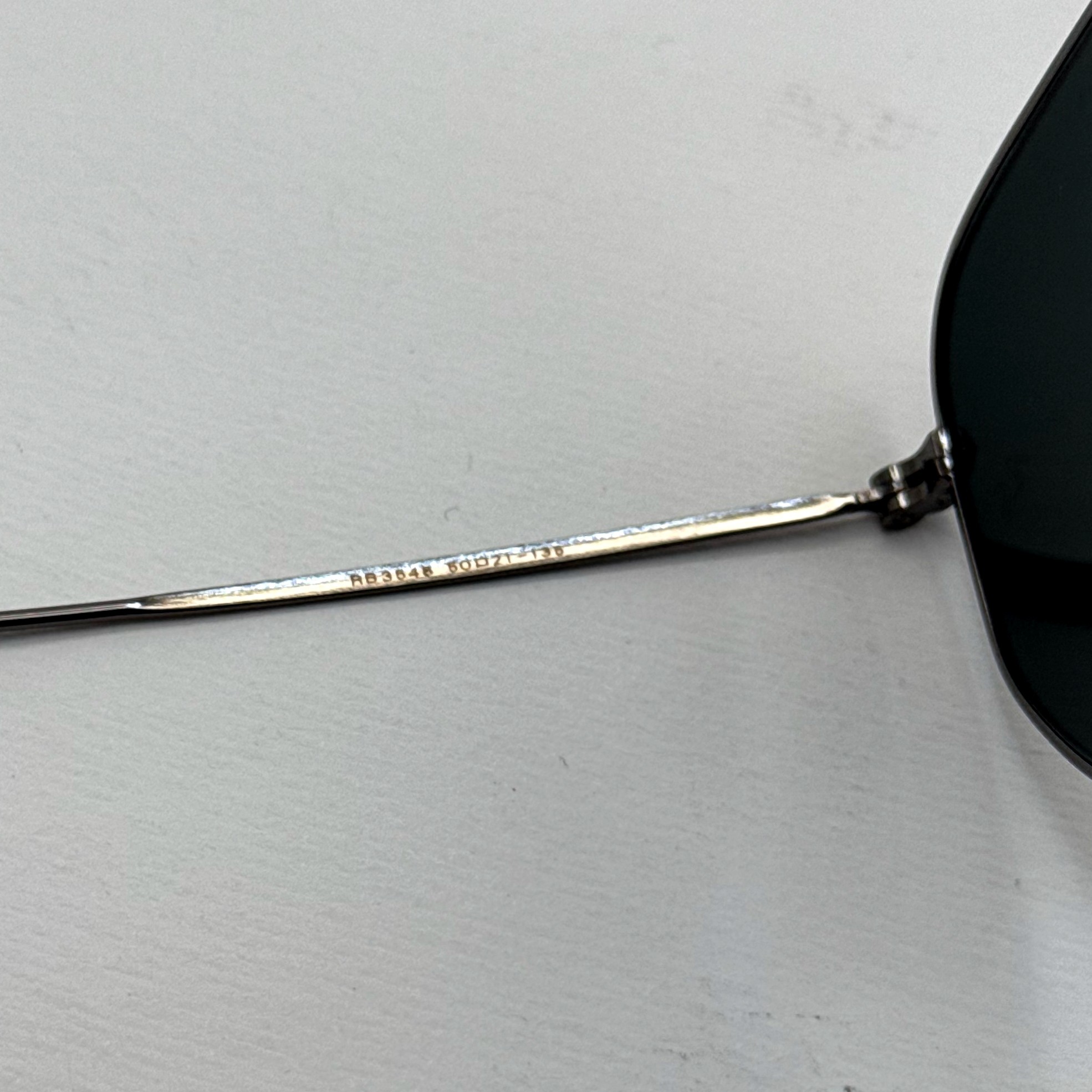 عینک ریبن هگزونال شیشه سنگ فریم نوک مدادی عدسی مشکی به همراه پک کامل ریبن کد Rayban RB 3548