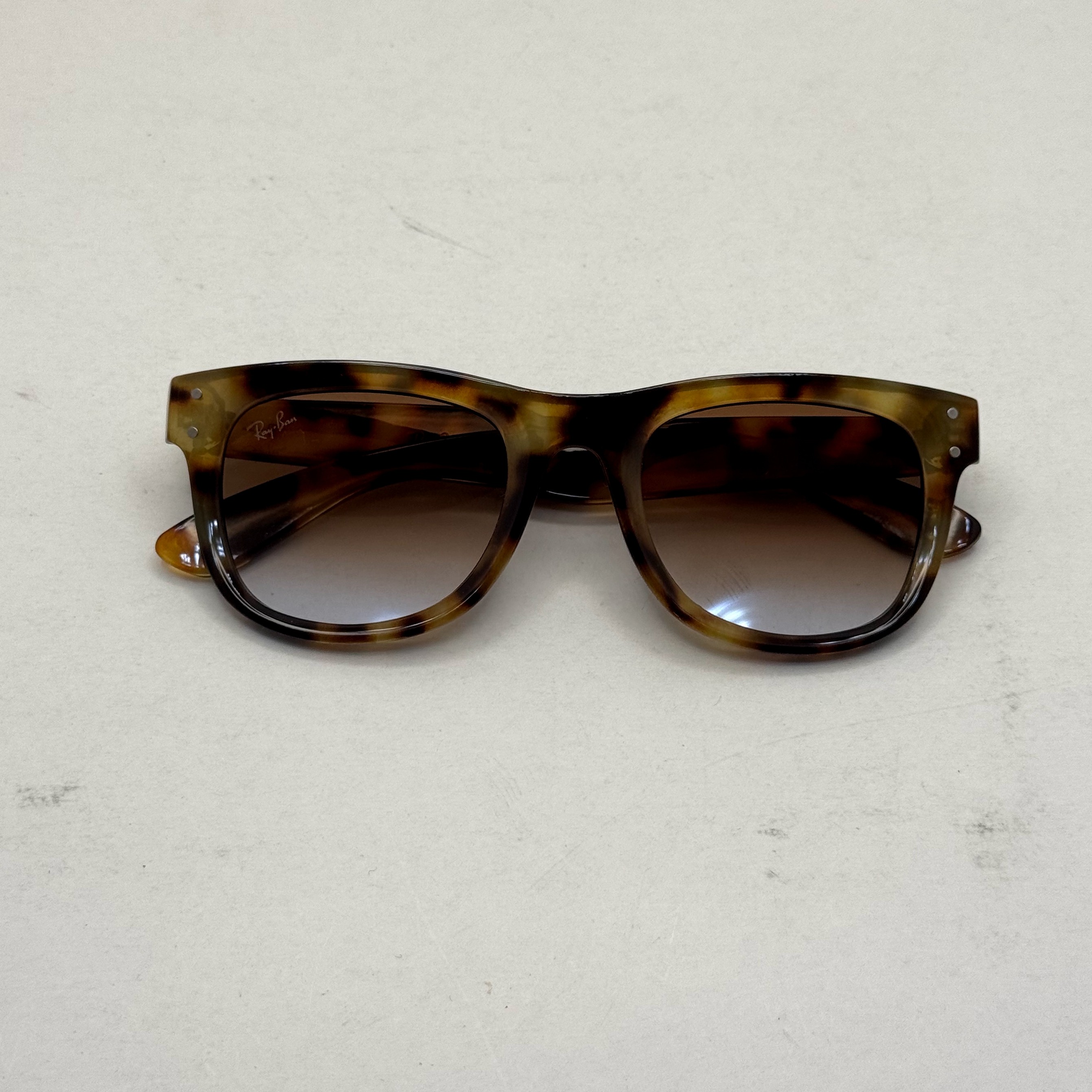 عینک آفتابی ریبن ویفرر ریورس پلنگی به همراه پک کامل rayban