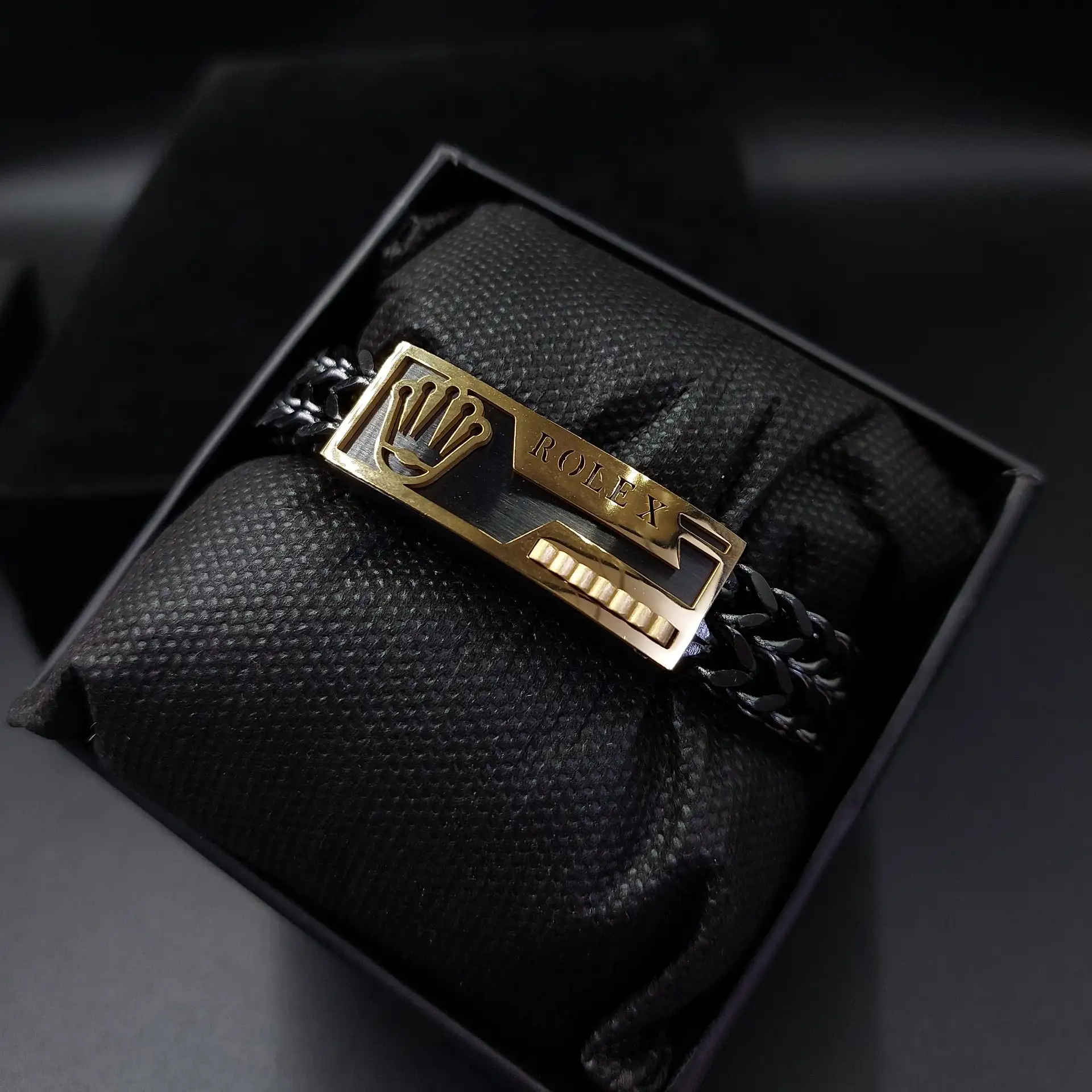 دستبند استیل مردانه طرح پلاک رولکس ROLEX زنجیر چهار وجهی دولاین رنگ ثابت کد amp (پس کرایه)