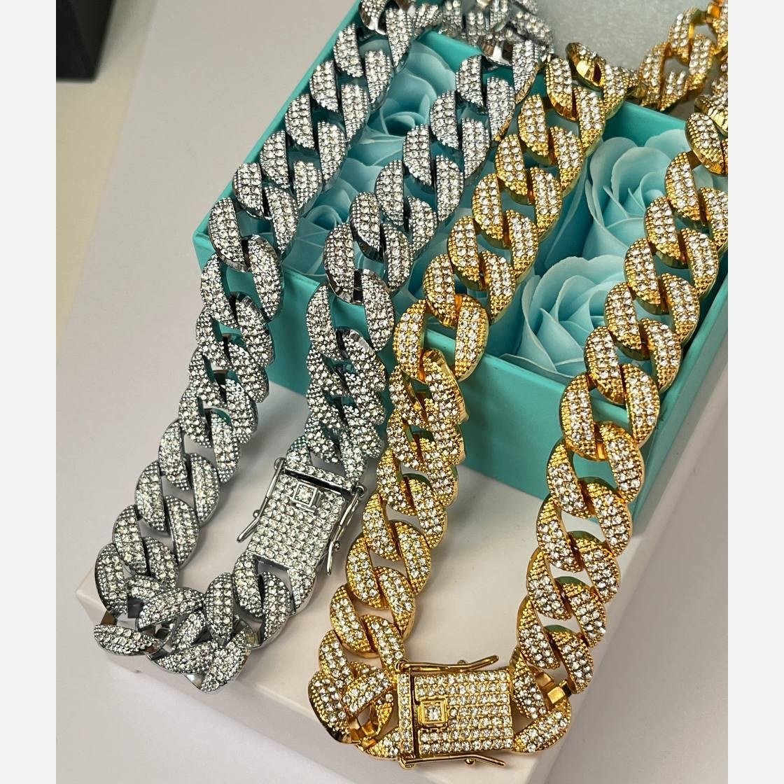 دستبند و گردنبند زنانه طرح کارتیر Cartier فول نگین کاری شده در تنوع رنگ ، رنگ ثابت با کیفیت بالا کد zel (پس کرایه)