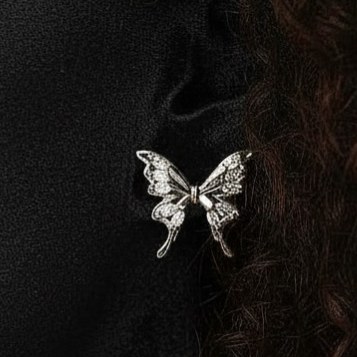 گوشواره زنانه مینیمال در طرح های متنوع گل و پروانه و اشک نگین کاری شده رنگ کاملا ثابت کد ztj (پس کرایه)