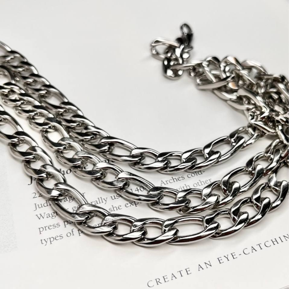 ست گردنبند و دستبند مردانه مدل کارتیر Cartier جنس استیل عیار 316 رنگ کاملا ثابت کد ztk (پس کرایه)