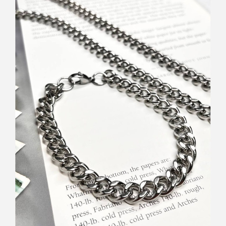 ست گردنبند و دستبند مردانه طرح کارتیر Cartier جنس استیل عیار 316 رنگ کاملا ثابت کد ztk (پس کرایه)