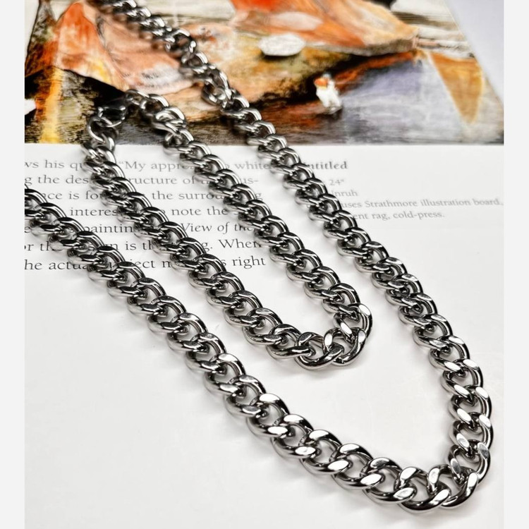 ست گردنبند و دستبند مردانه طرح کارتیر Cartier جنس استیل عیار 316 رنگ کاملا ثابت کد ztk (پس کرایه)