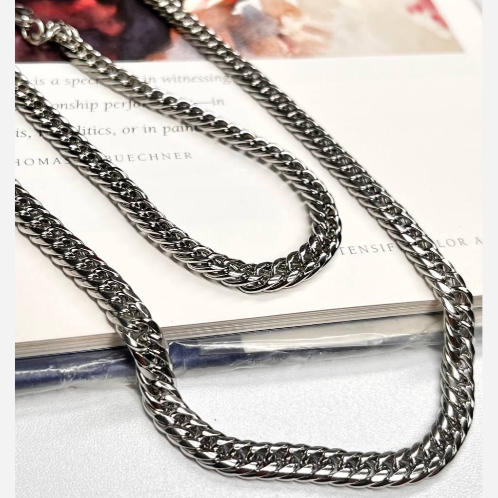 ست گردنبند و دستبند مردانه طرح کارتیر Cartier جنس استیل عیار 316 رنگ کاملا ثابت کد ztk (پس کرایه)