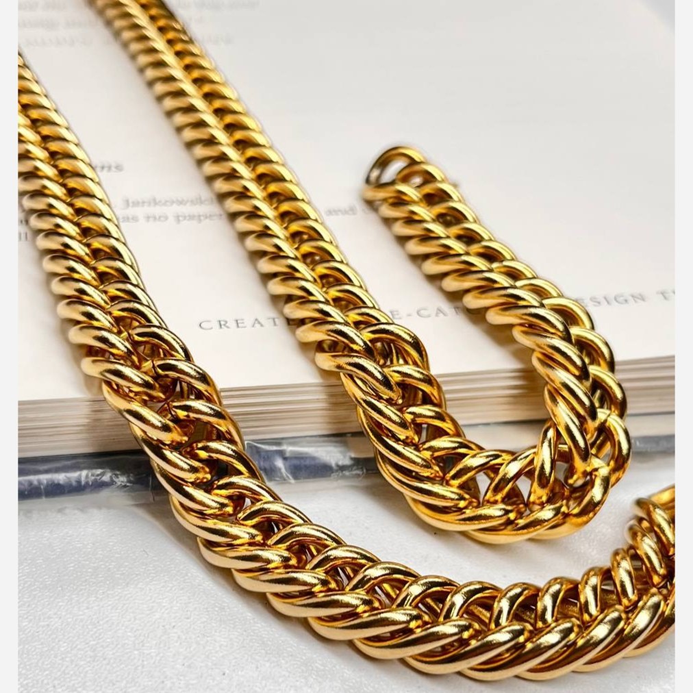 گردنبند مردانه مدل کارتیه Cartier جنس استیل عیار 316 رنگ کاملا ثابت کد ztk (پس کرایه)
