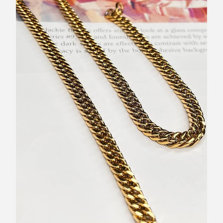 گردنبند مردانه مدل کارتیه Cartier جنس استیل عیار 316 رنگ ثابت کد ztk (پس کرایه)