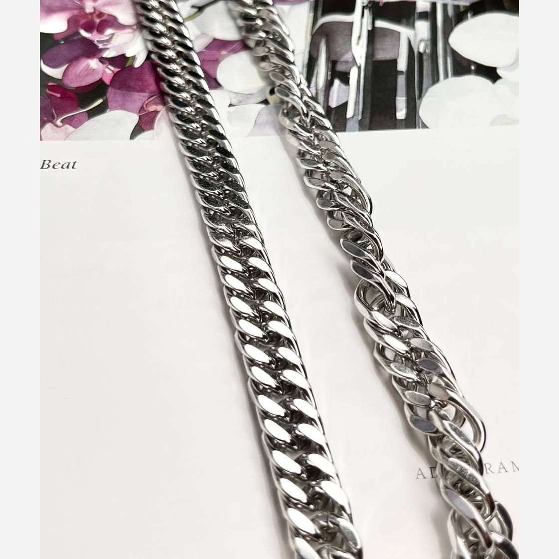 گردنبند مردانه مدل کارتیه Cartier جنس استیل عیار 316 رنگ ثابت کد ztk (پس کرایه)