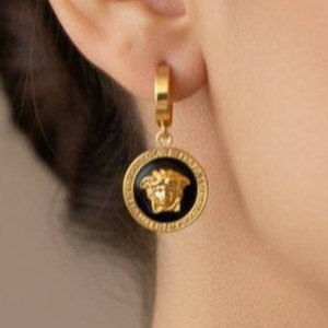 گوشواره زنانه طرح ورساچه Versace رنگ کاملا ثابت کد zgy (پس کرایه)