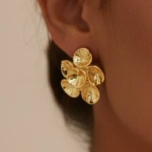 گوشواره زنانه مینیمال رنگ کاملا ثابت کد zgy (پس کرایه)