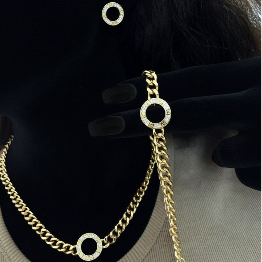 ست گردنبند و گوشواره و دستبند زنانه طرح کارتیه Cartier رنگ کاملا ثابت کد zsm (پس کرایه)