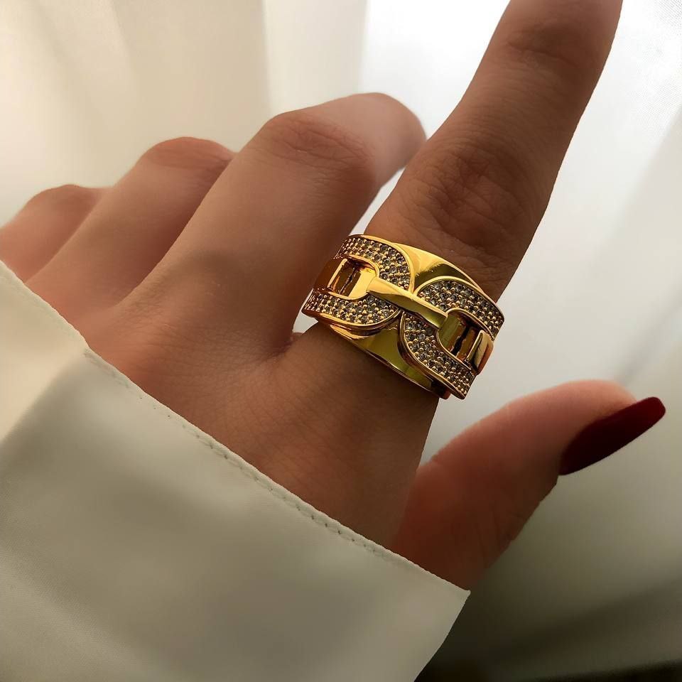 انگشتر زنانه نگین دار طرح شنل CHANEL فری سایز Freesize رنگ کاملا ثابت کد sm (پس کرایه)