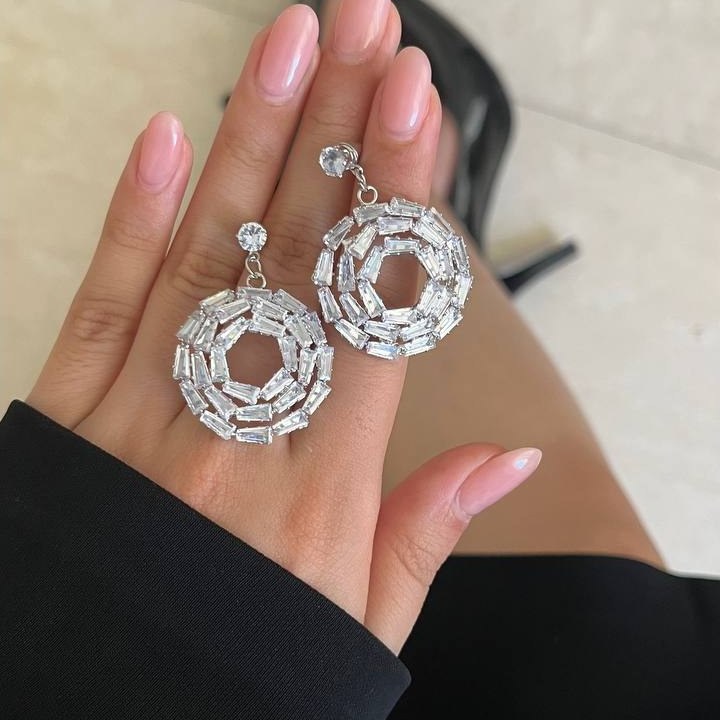 گوشواره زنانه طرح آویز نگین و مروارید تنوع طرح رنگ کاملا ثابت کد tj (پس کرایه)