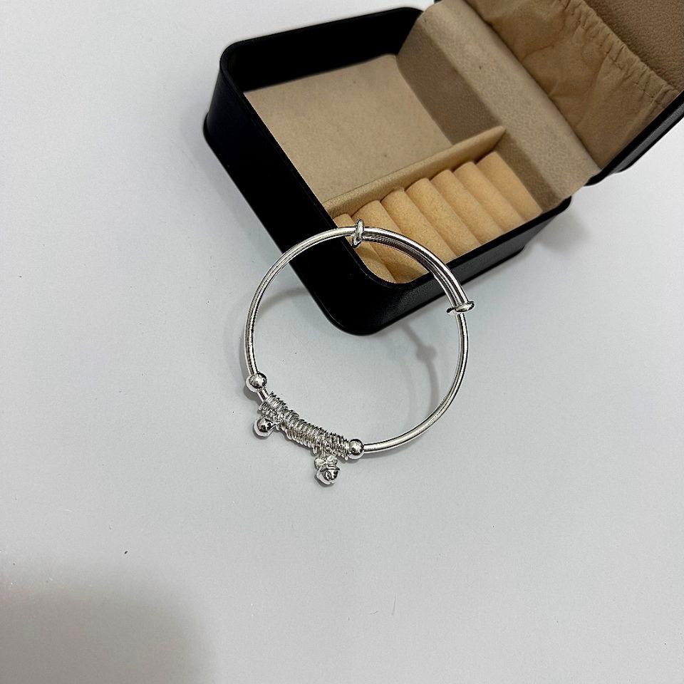 دستبند و بنگل آبکاری نقره زنانه طرح بافت پیچ دو طرف گوی توپی تنوع طرح رنگ کاملا ثابت کد sm (پس کرایه)