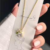 گردنبند و آویز پلاک طرح جواهری زنانه طرح گل سفید و نگین تنوع طرح رنگ ثابت کد tk (پس کرایه)