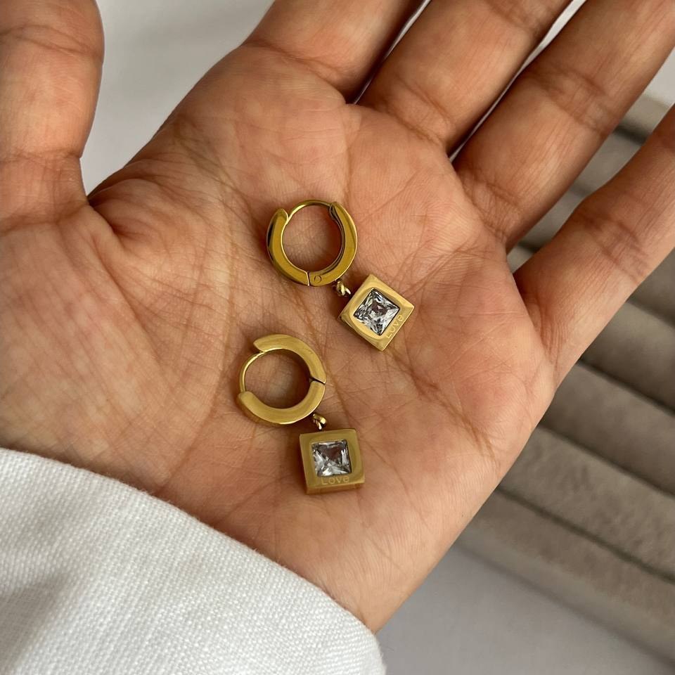 گوشواره استیل زنانه طرح نگین مربع آویز حلقه ای تنوع طرح رنگ ثابت کد tj (پس کرایه)