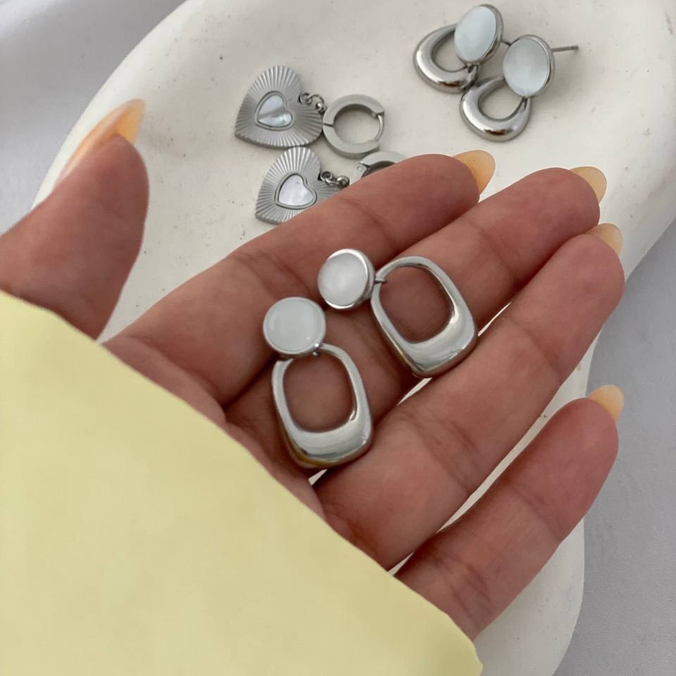 گوشواره استیل زنانه طرح دو قلب تنوع طرح رنگ ثابت و ضد حساسیت کد tj (پس کرایه)