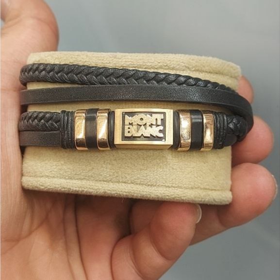 دستبند چرمی قفل و پلاک استیل مردانه طرح رولکس Rolex کیفیت چرم عالی تنوع طرح رنگ ثابت کد bn (پس کرایه)