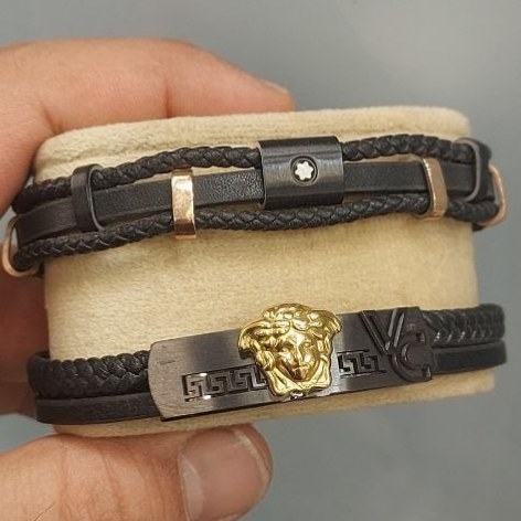 دستبند چرمی قفل و پلاک استیل مردانه ورساچ Versace کیفیت چرم عالی تنوع طرح رنگ ثابت کد bn (پس کرایه)