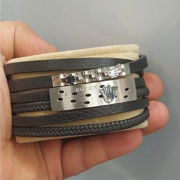 دستبند چرمی قفل و پلاک استیل مردانه ورساچ Versace کیفیت چرم عالی تنوع طرح رنگ ثابت کد bn (پس کرایه)