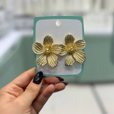 گوشواره آبکاری نقره زنانه طرح گل مینیمال طلایی رنگ ثابت کد gy (پس کرایه)