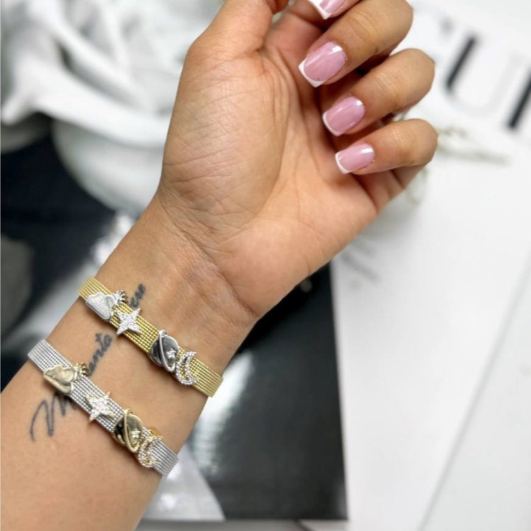 دستبند آبکاری نقره زنانه حصیری قفل مگنتی پاندورا طرح قلب و لاو LOVE تنوع طرح رنگ ثابت کد sm (پس کرایه)