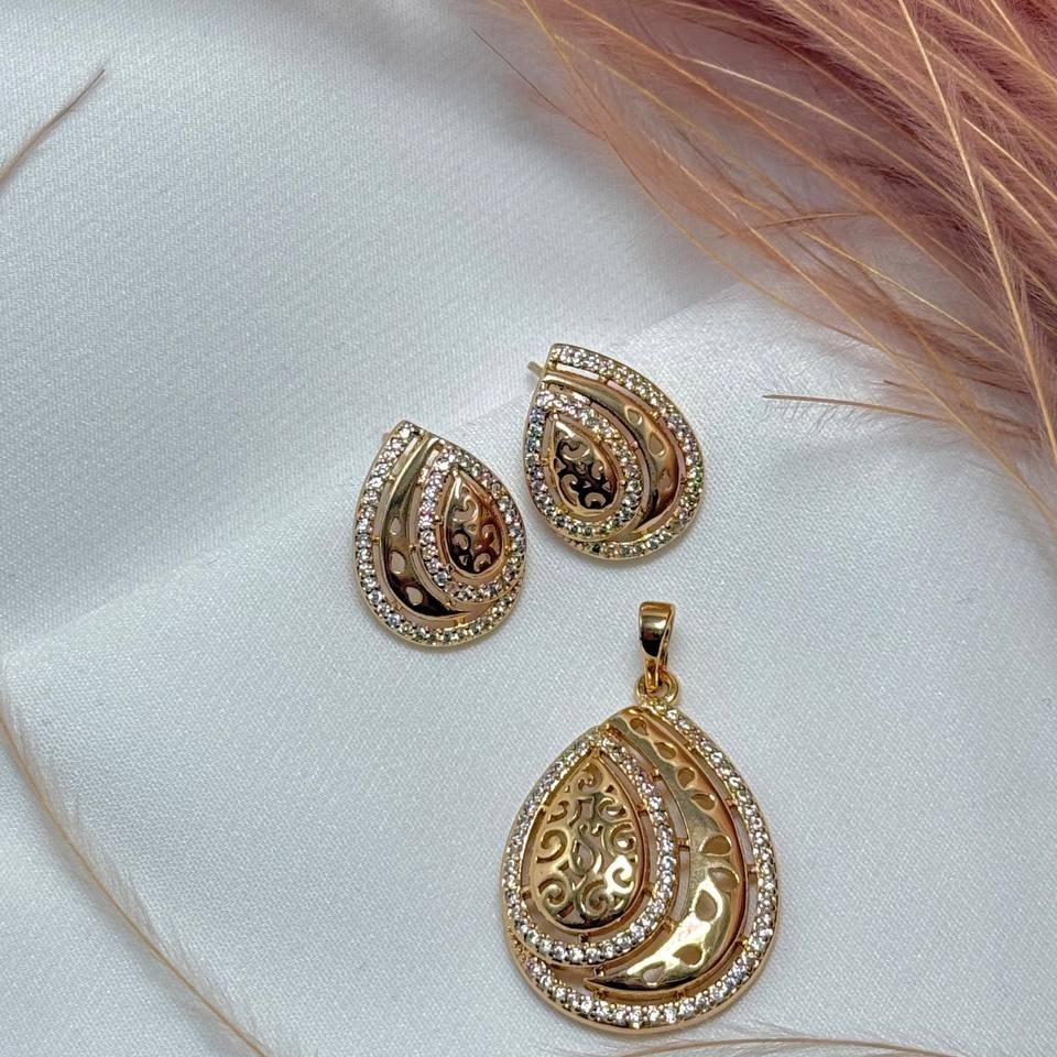 نیم ست گردنبند و گوشواره ژوپینگ زنانه طرح برگ نگین تنوع طرح ثابت کد sm (پس کرایه)