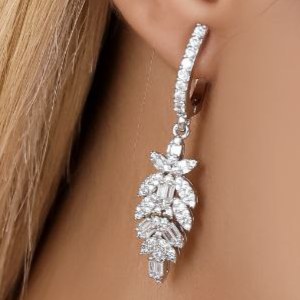 گوشواره طرح جواهری زنانه طرح برگ نگین تنوع طرح رنگ ثابت کد mp