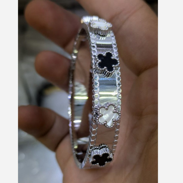 دستبند النگویی و بنگل طرح طلا زنانه طرح گل ونکلیف vancleef رنگ ثابت کد sh