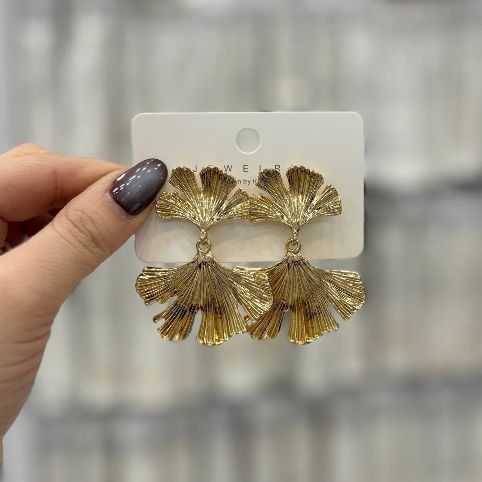 گوشواره فشن زنانه و دخترانه مینیمال دفرمه طرح حلقه ای رنگ ثابت تنوع مدل کدgy