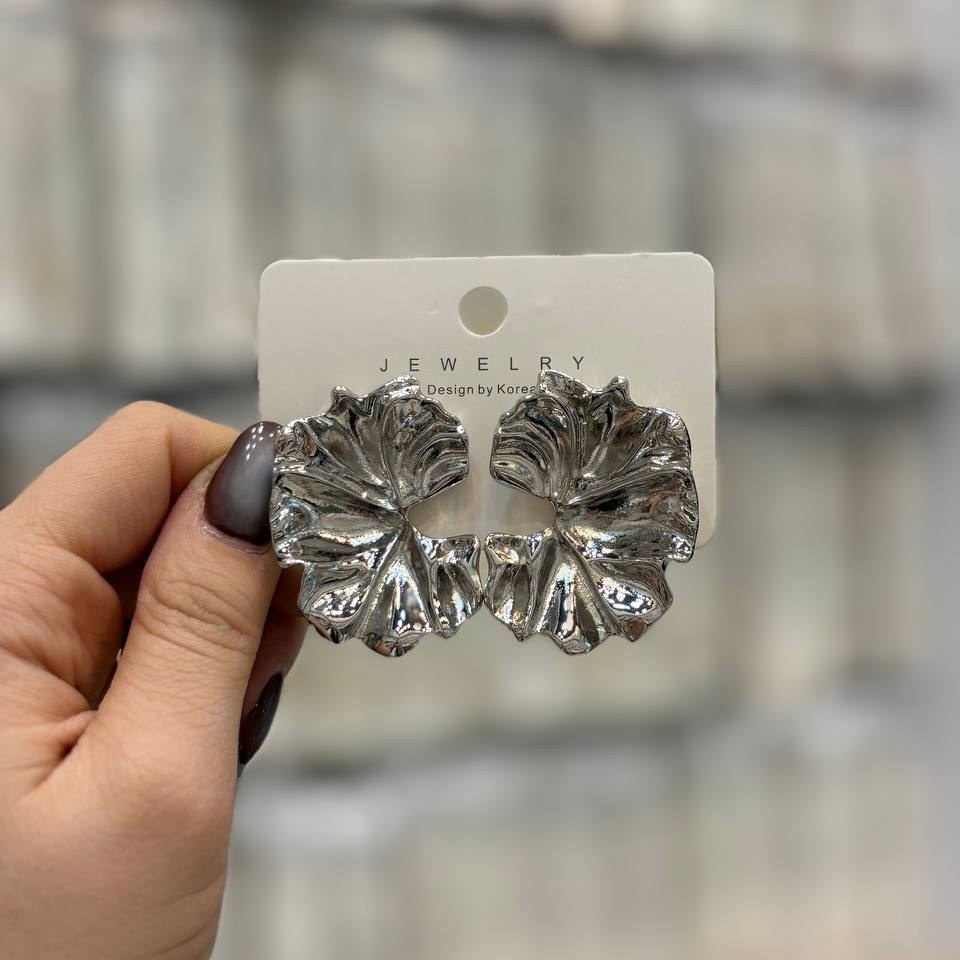 گوشواره فشن زنانه و دخترانه مینیمال دفرمه طرح دایره ای رنگ ثابت تنوع مدل کدgy