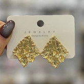 گوشواره فشن زنانه و دخترانه طرح مینیمال دفرمه لوزی رنگ ثابت کدgy