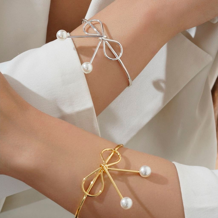 دستبند بنگل النگویی فنری طرح پاپیون رنگ ثابت تنوع طرح کد mp