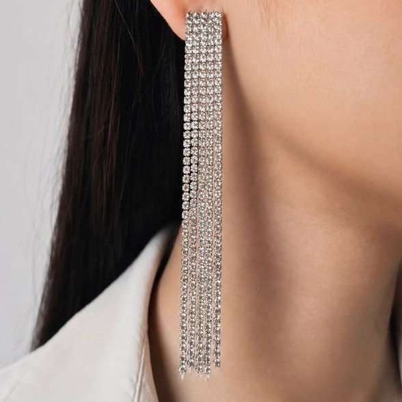 گوشواره طرح جواهری نگینی رنگ ثابت