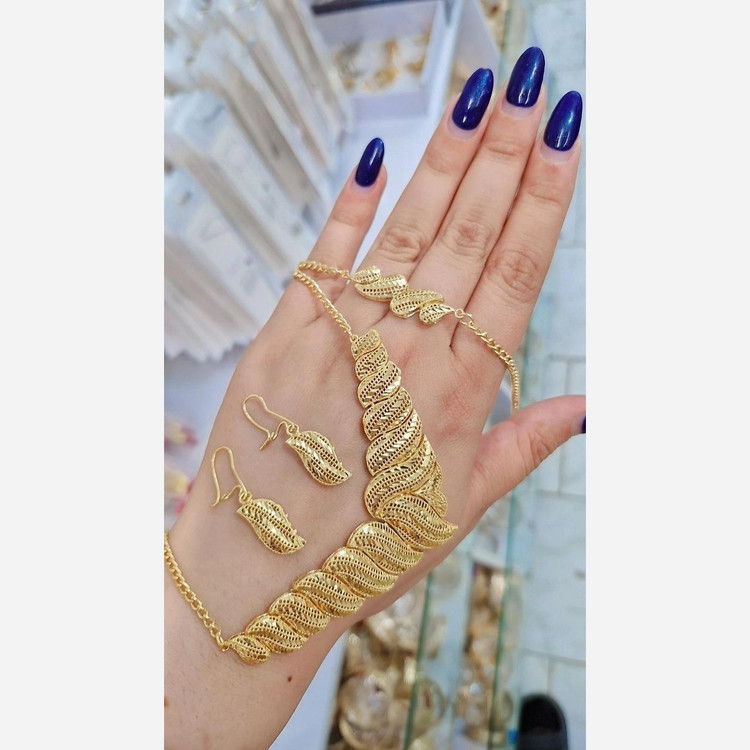 سرویس زنانه ی طلاروس مشابه به طلا ضد حساسیت