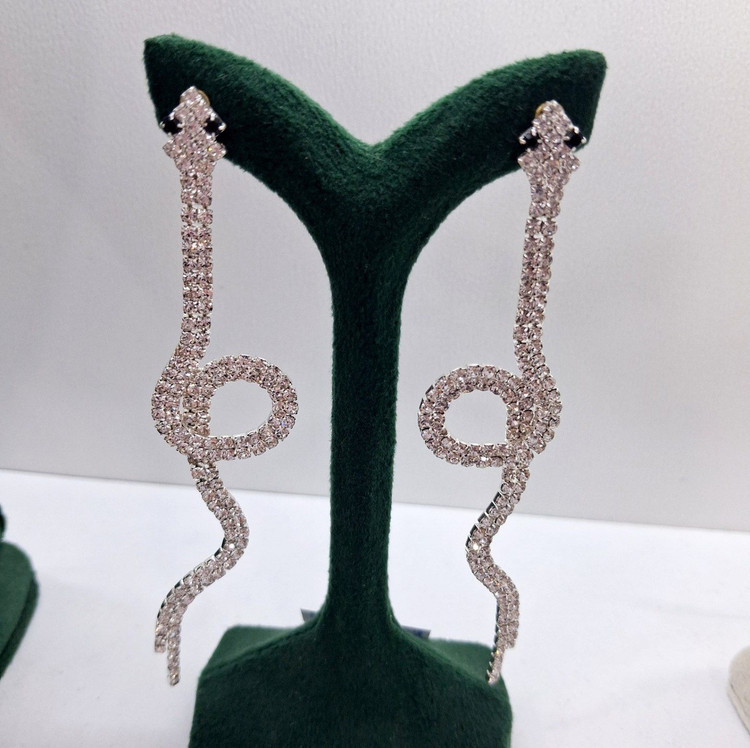 گوشواره طرح جواهری مجلسی شیک رنگ ثابت