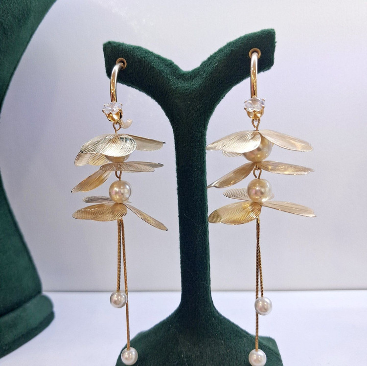 گوشواره طرح جواهری مجلسی شیک رنگ ثابت