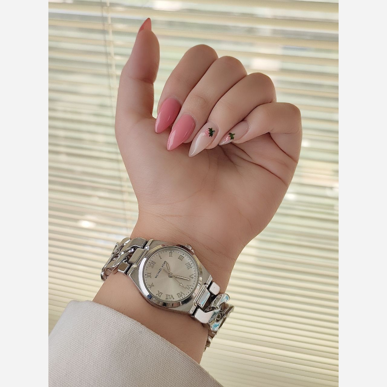 ساعت مچی زنانه و دخترانه رنگ ثابت کد 57 جدید