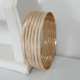 النگو طلاروس جدید کاملا رنگ ثابت با طلا مونمیزنه و مناسب استفاده دائم ورق بزنید لطفا