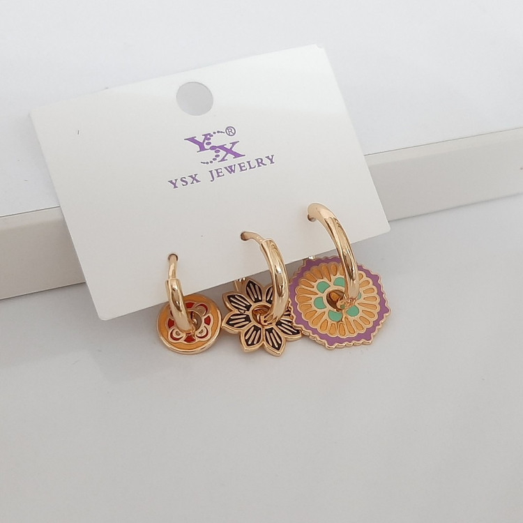 گوشواره رنگثابت 3 لنگه برای 3 تا سوراخ گوش برند YSX با آبکاری طلا ورق بزنید لطفا