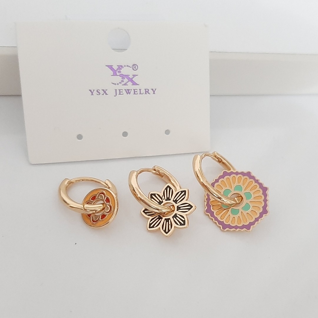 گوشواره رنگثابت 3 لنگه برای 3 تا سوراخ گوش برند YSX با آبکاری طلا ورق بزنید لطفا