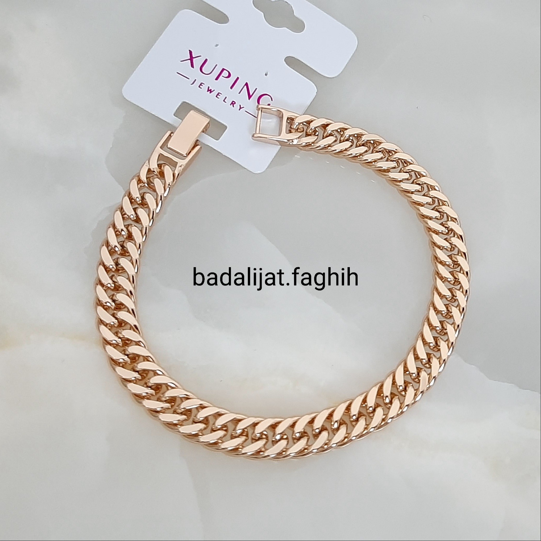 دستبند ژوپینگ کارتیه کاملا رنگ ثابت با آبکاری طلا ورق بزنید لطفا
